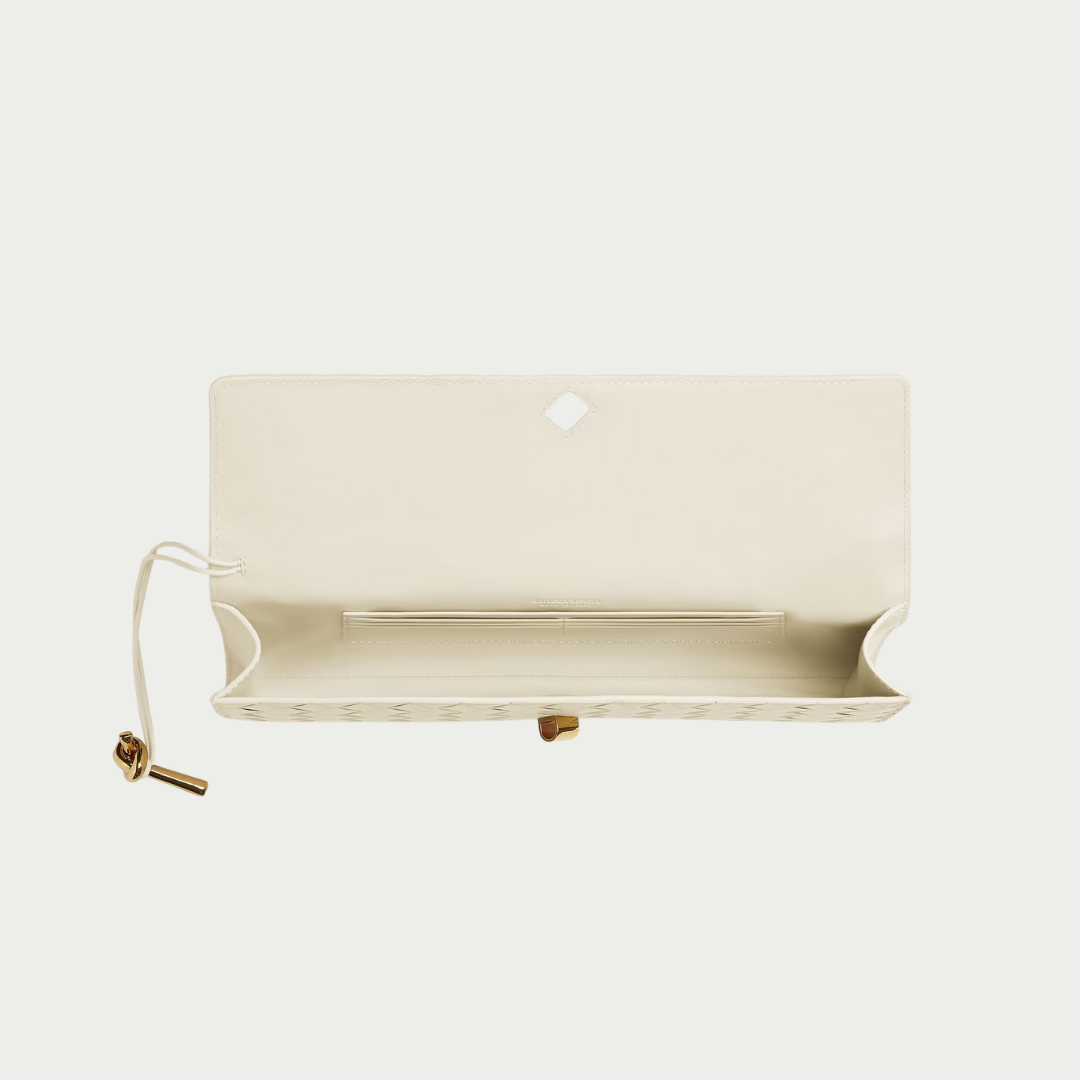 Sarena Clutch - Pearl