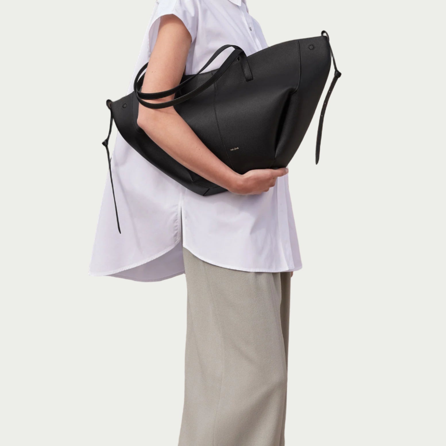 Noa Leather Tote Large - Black