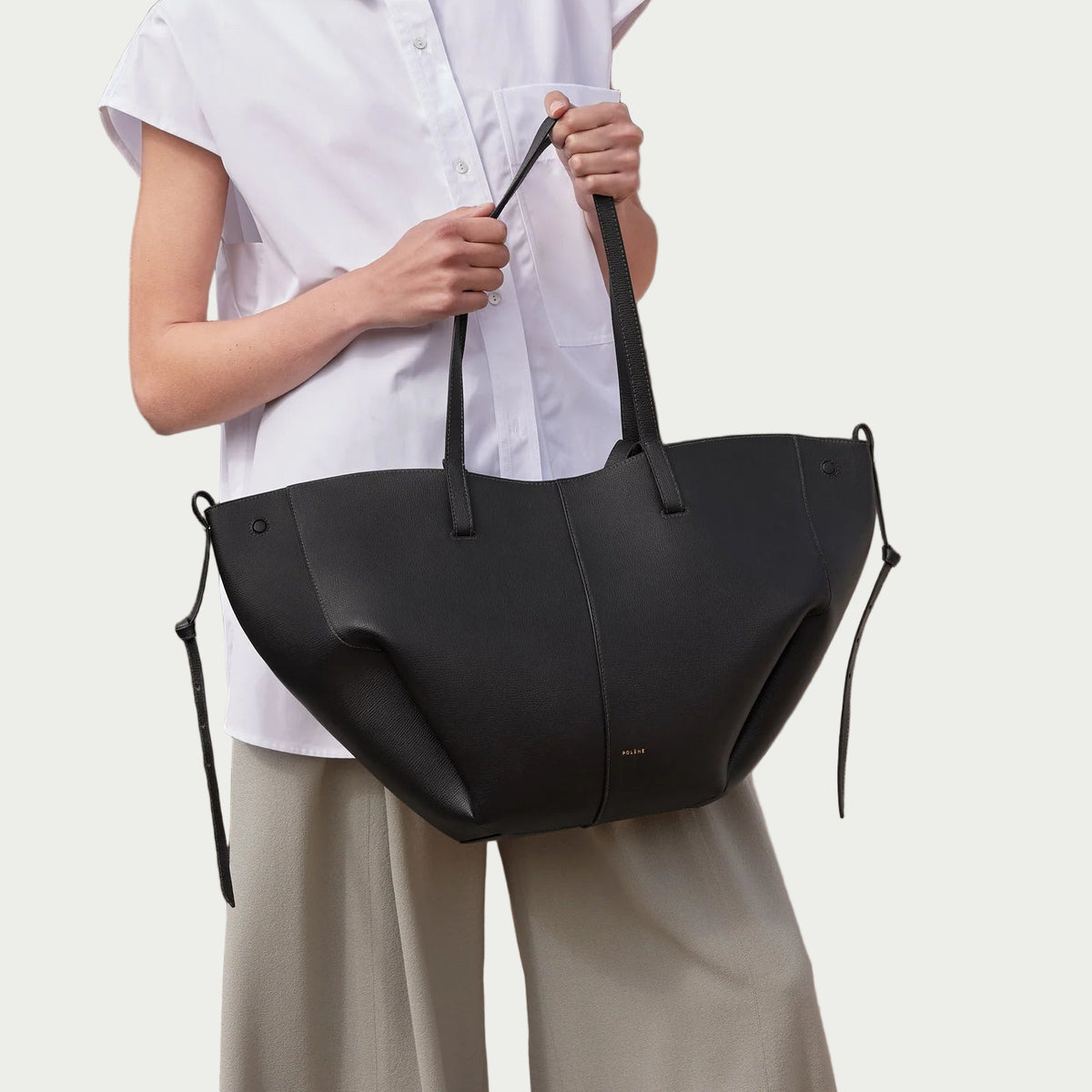 Noa Leather Tote Large - Black